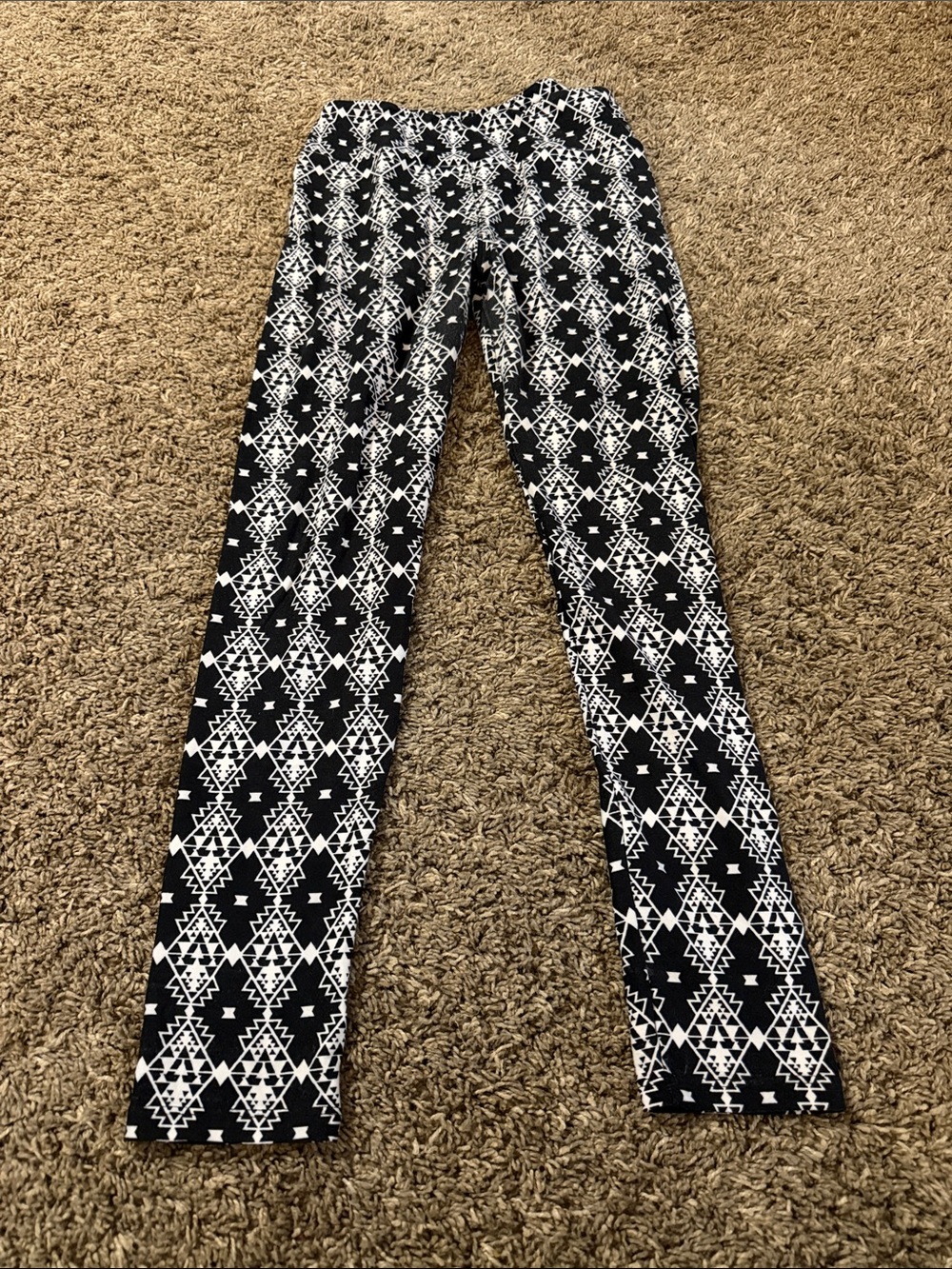 LuLaRoe Black & White Geometric Leggings